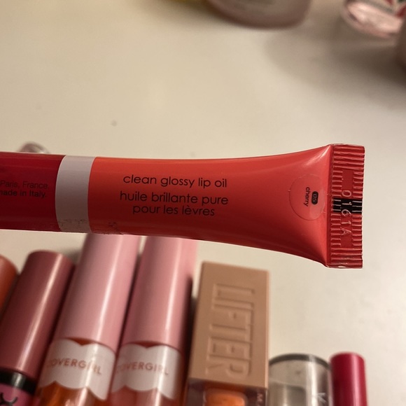 9 Drugstore lip products - Picture 2 of 9